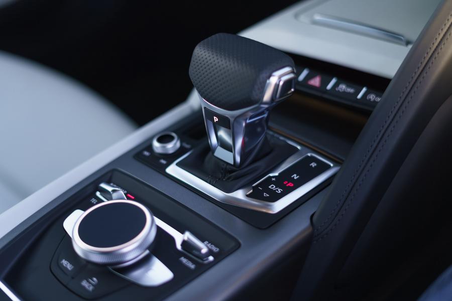 Детали интерьера Audi R8 V10 2019 года  (UK) (фото 75 из 79)